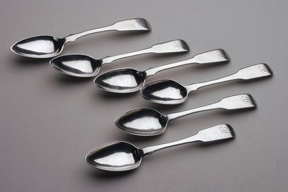 Indian Colonial Silver Dessert spoon set (6)
